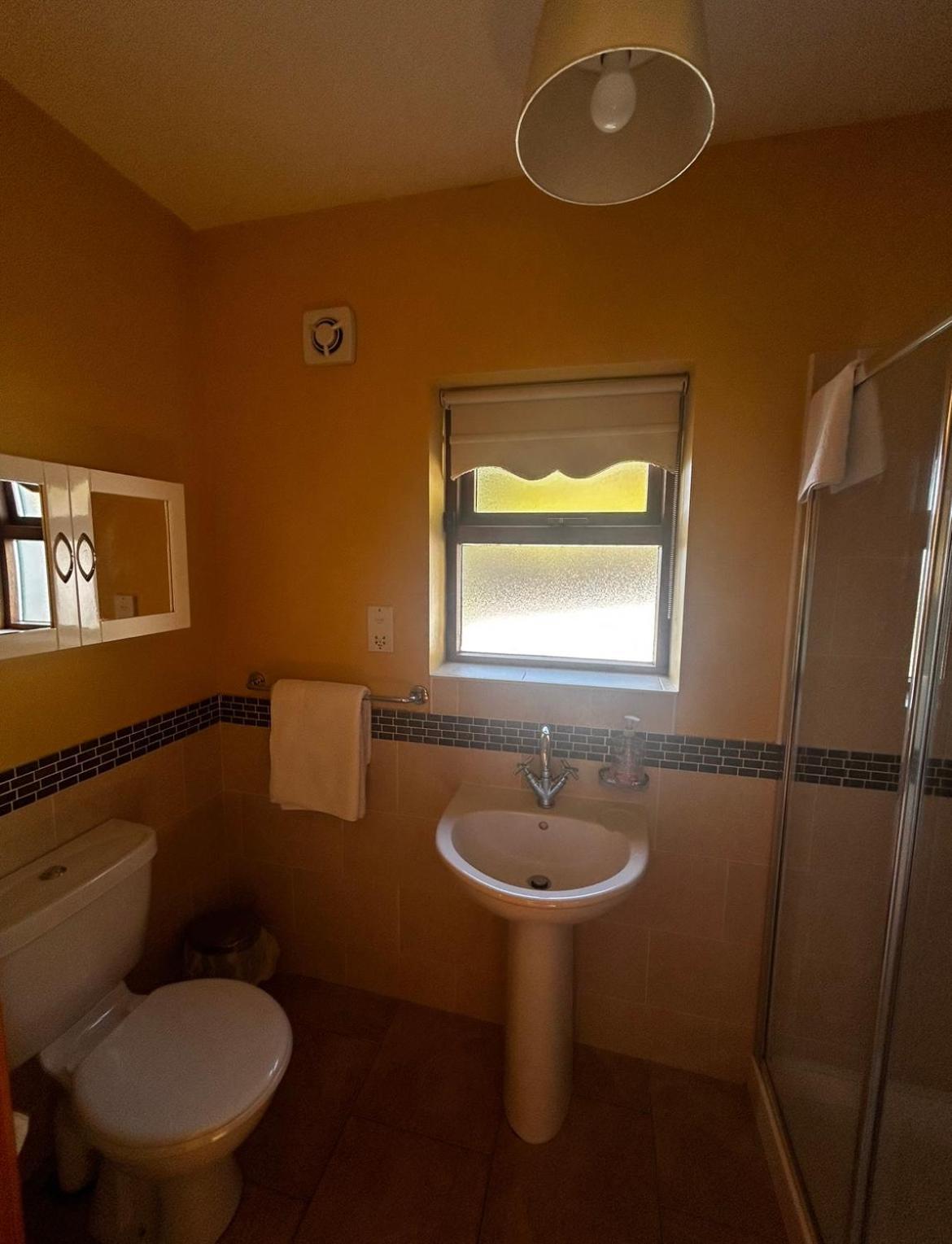 Yewwood Cottage Нюри Екстериор снимка