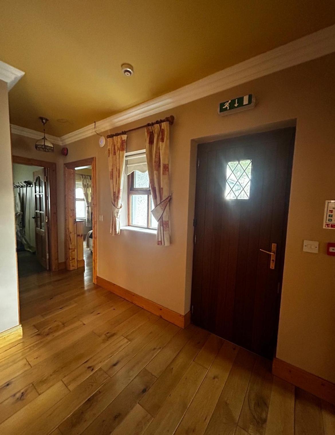 Yewwood Cottage Нюри Екстериор снимка